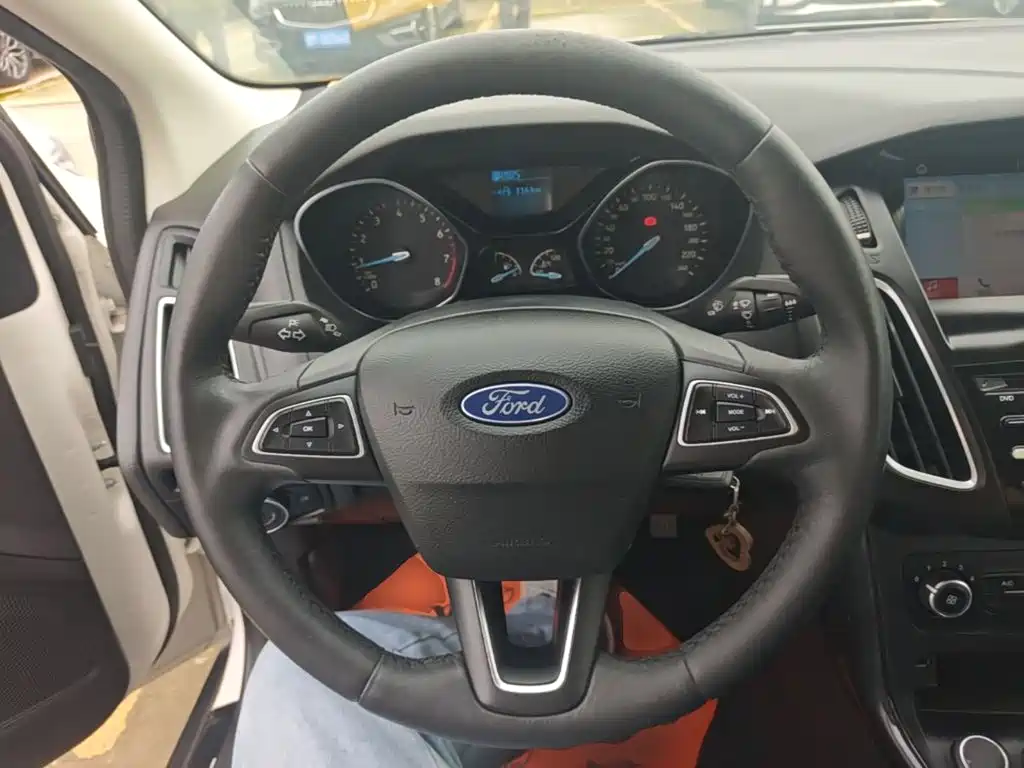 Ford Focus — миниатюра 11