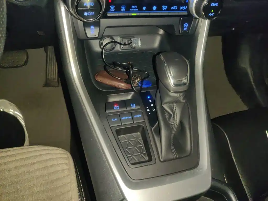 Toyota RAV4 — миниатюра 11