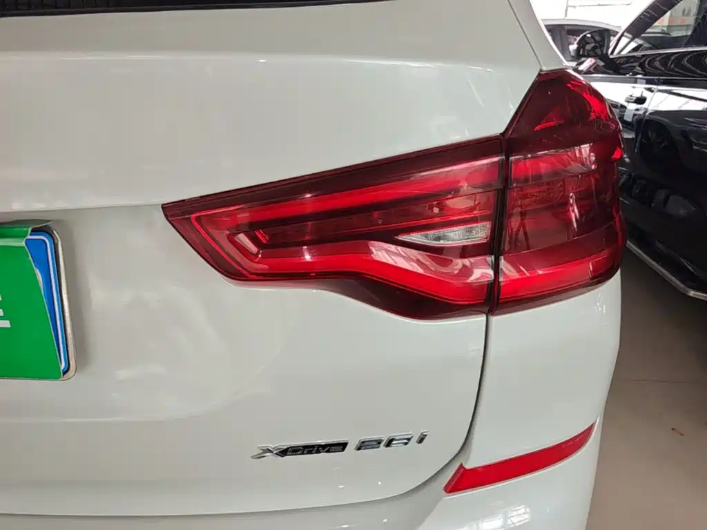 BMW X3 — миниатюра 8