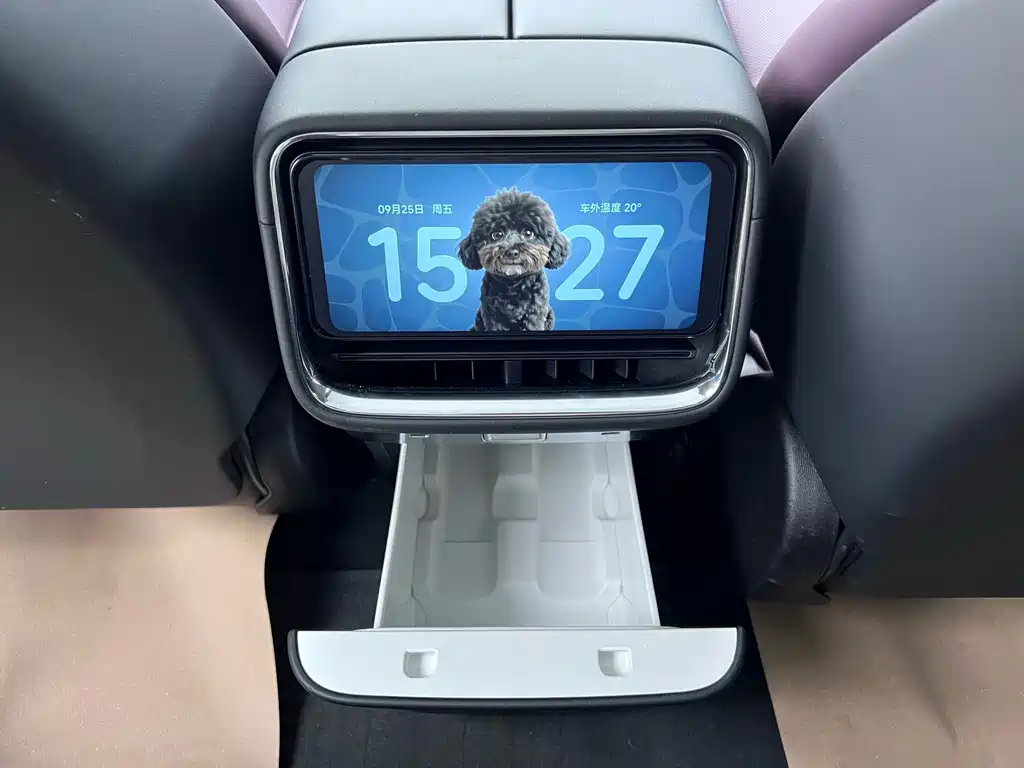 Xiaomi SU7 — миниатюра 9