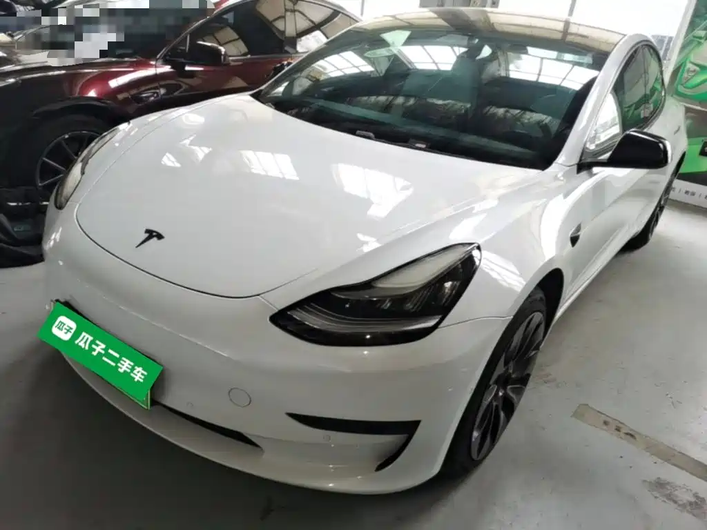 Tesla Model 3 — миниатюра 2