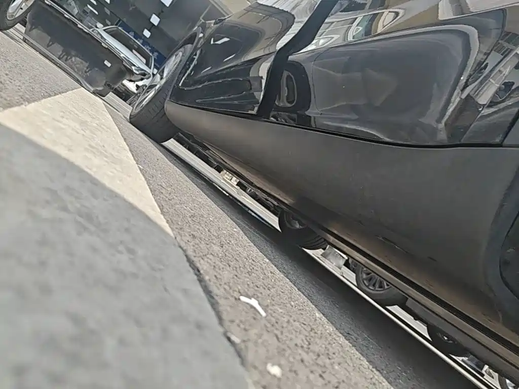Tesla Model Y — миниатюра 21
