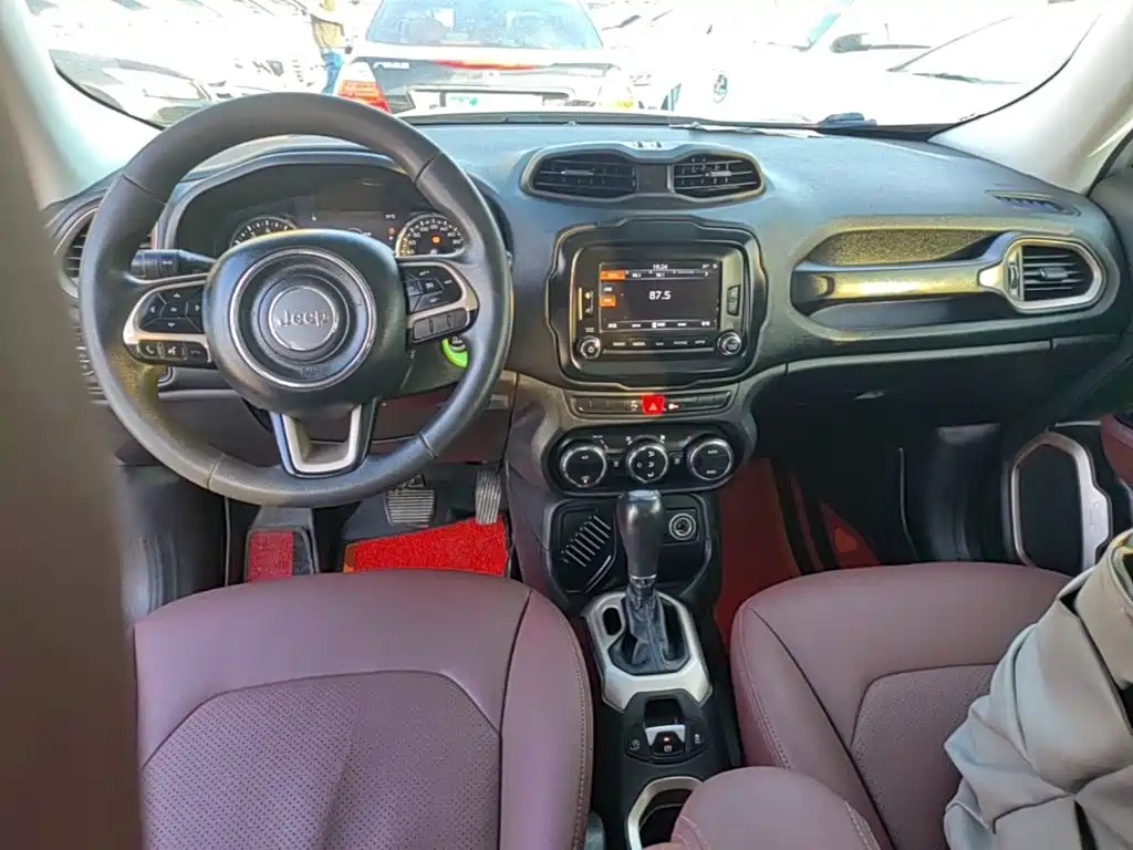 Jeep Renegade — миниатюра 10