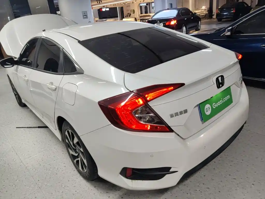 Honda Civic — миниатюра 5