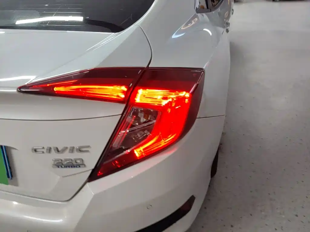 Honda Civic — миниатюра 8