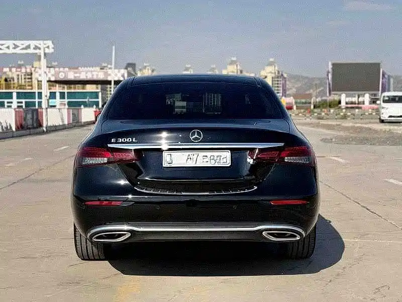 Mercedes-Benz E-Class — миниатюра 5
