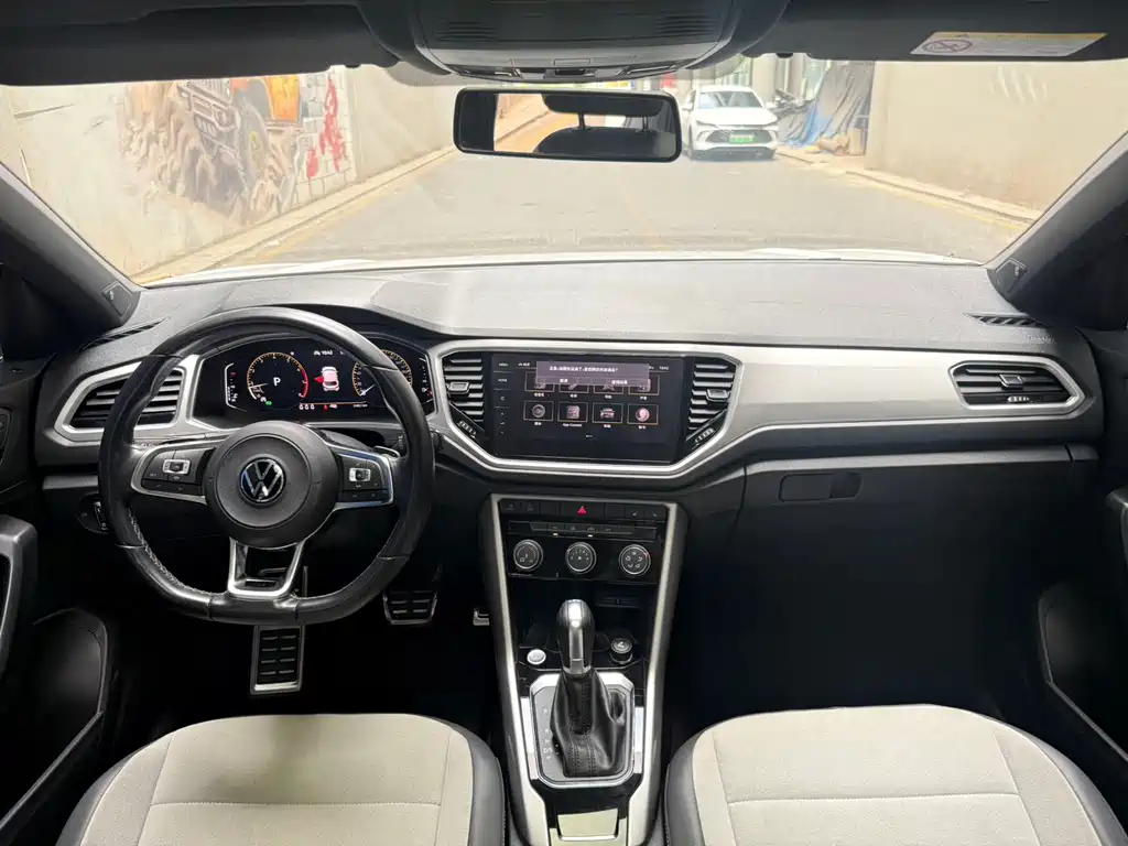 Volkswagen T-Roc — миниатюра 8