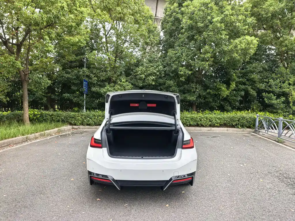 BMW i3 — миниатюра 17