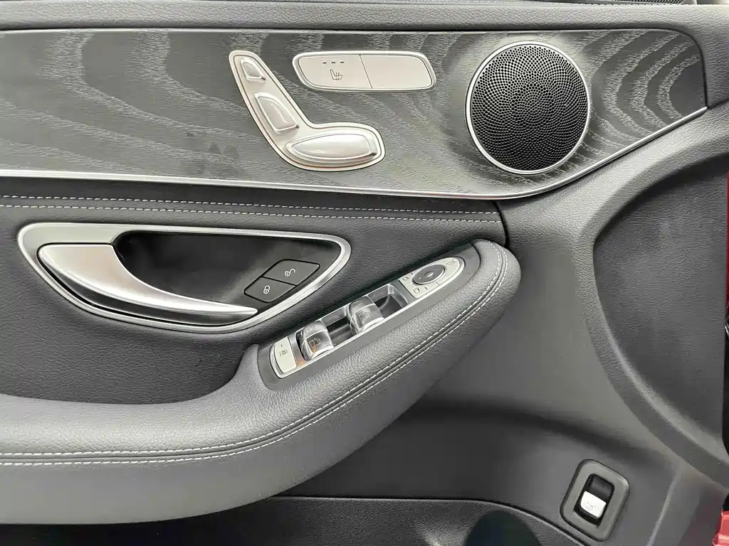 Mercedes-Benz C-Class — миниатюра 13