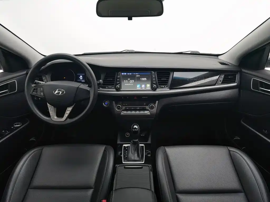 Hyundai Mistra — миниатюра 5