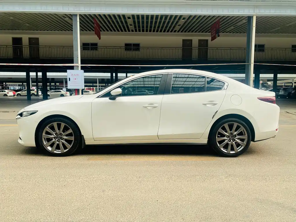 Mazda 3 Axela — миниатюра 11