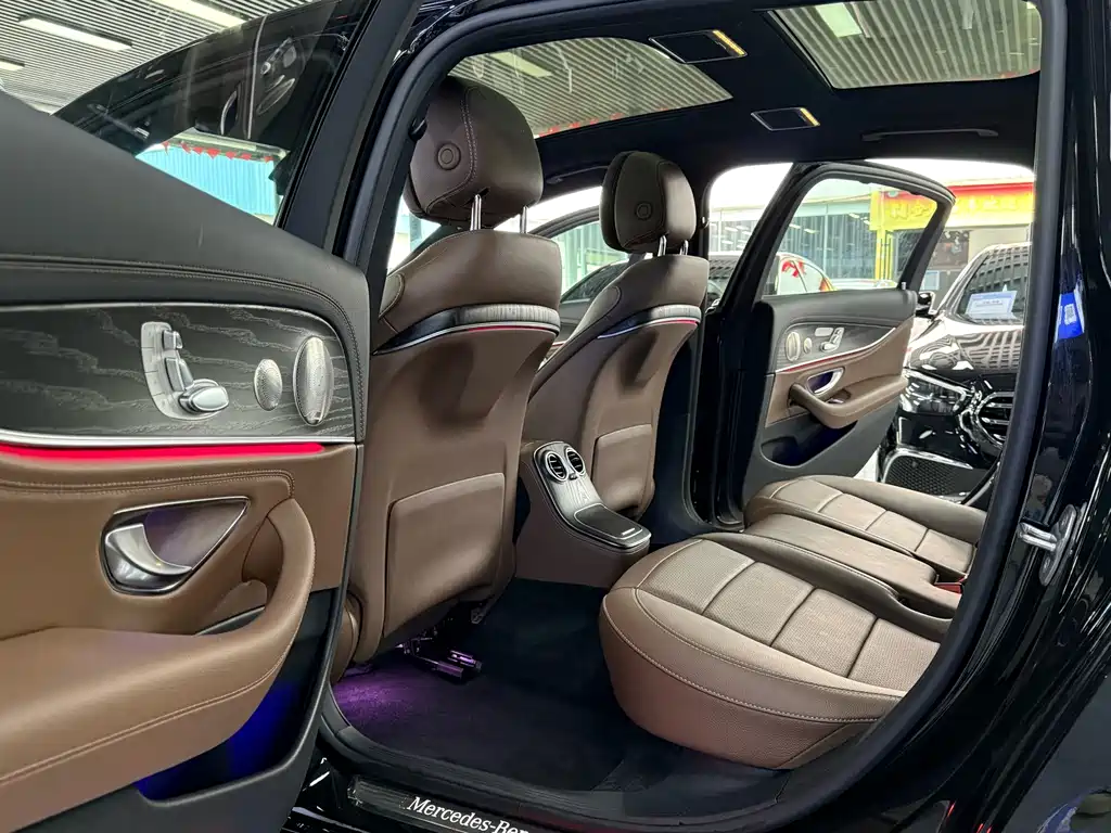 Mercedes-Benz E-Class — миниатюра 10