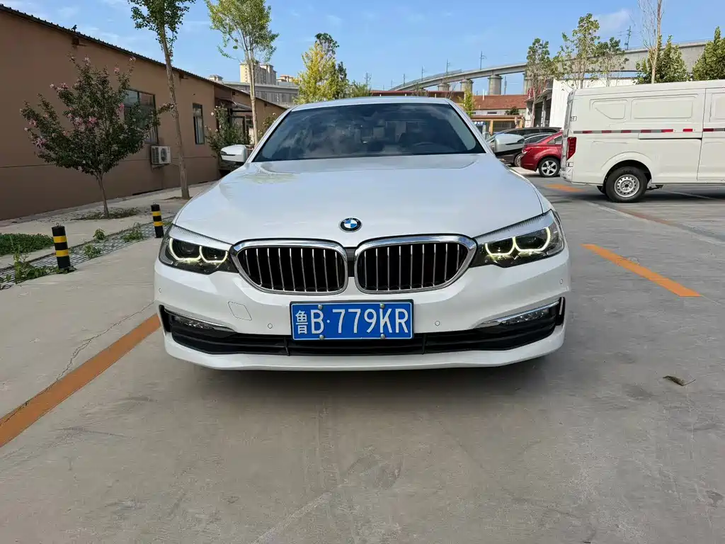 BMW 5 Series — миниатюра 5