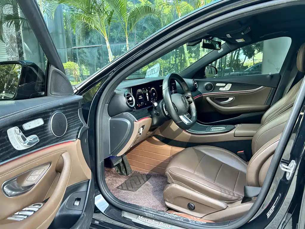 MERCEDES-BENZ E CLASS