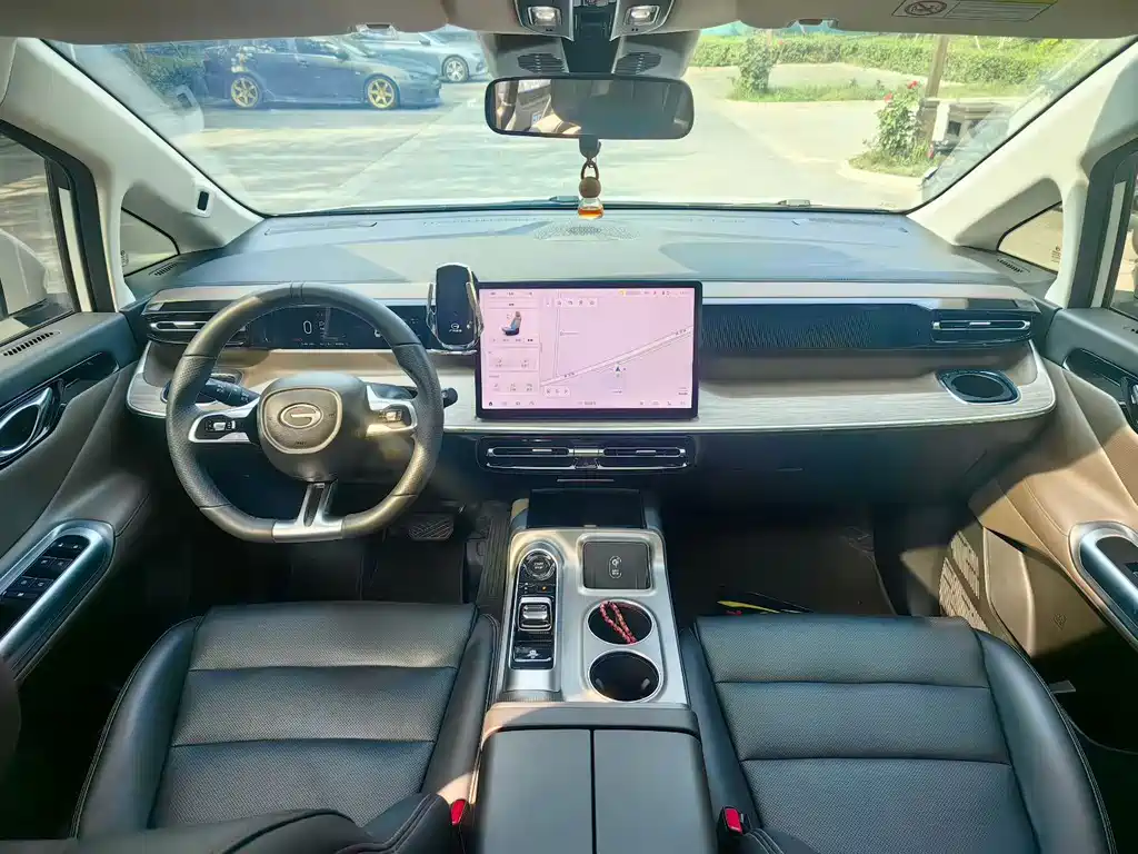 GAC Motor Trumpchi E8 PHEV — миниатюра 7