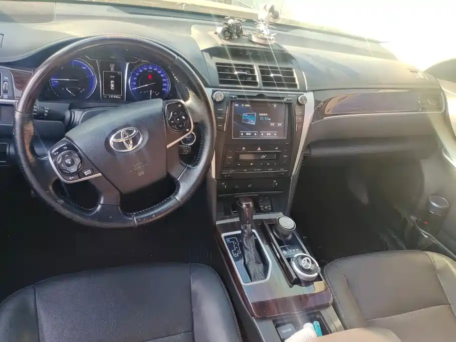 Toyota Camry — миниатюра 12
