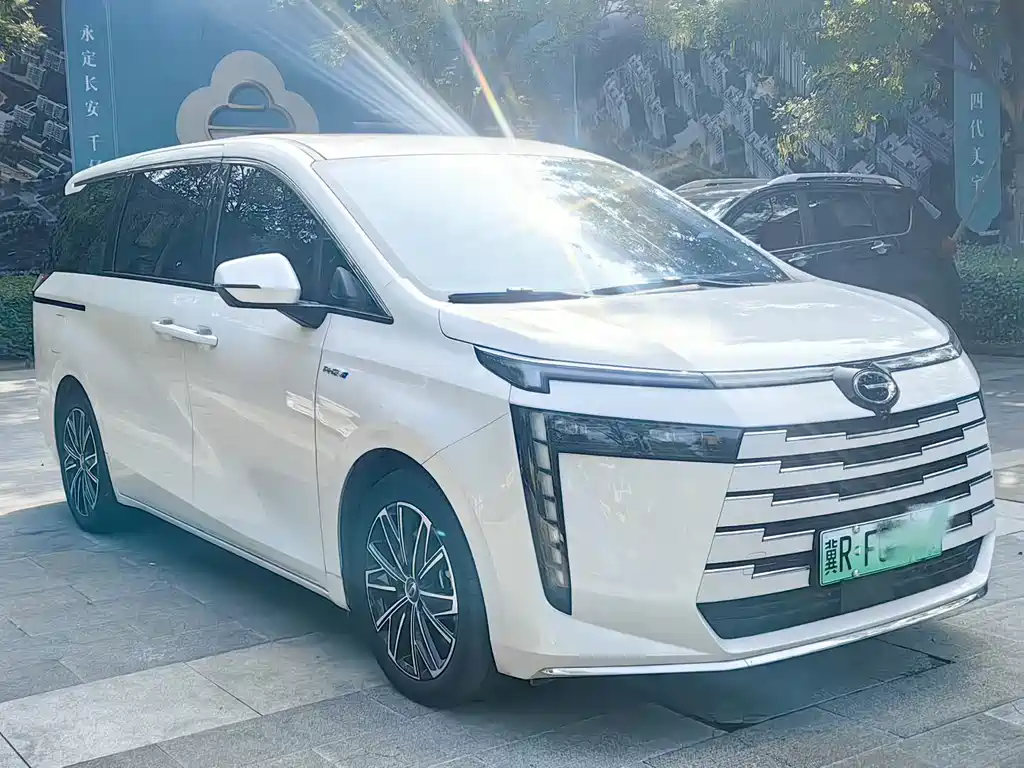 GAC Motor Trumpchi E8 PHEV — миниатюра 3