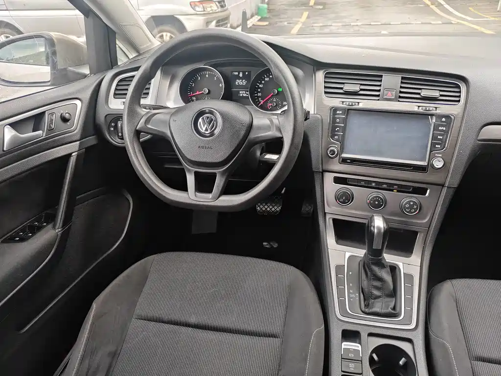 Volkswagen Golf — миниатюра 10