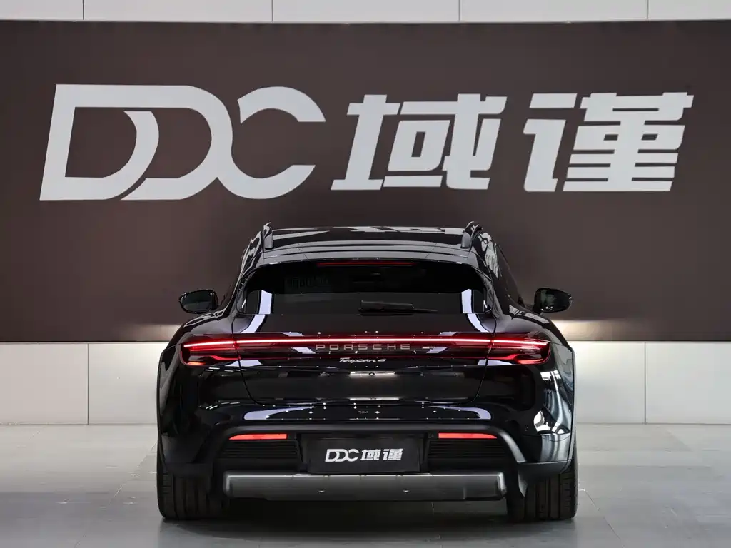 Porsche Taycan — миниатюра 4