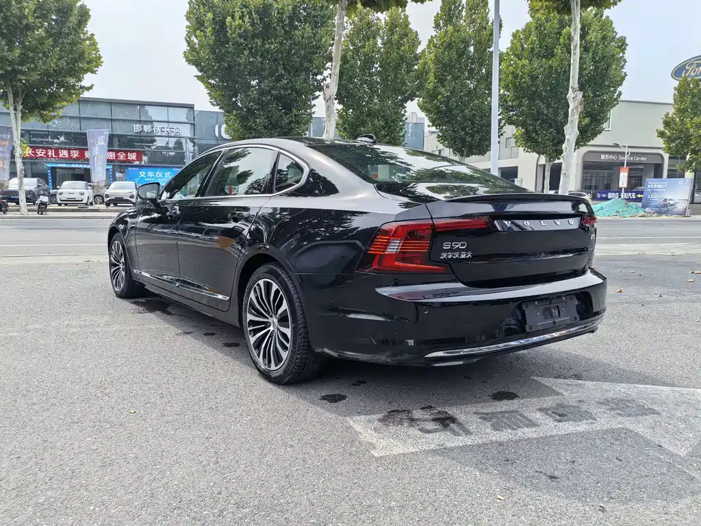 Volvo S90 — миниатюра 8