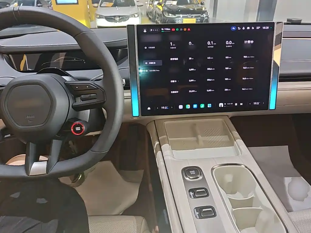 Xiaomi SU7 — миниатюра 10