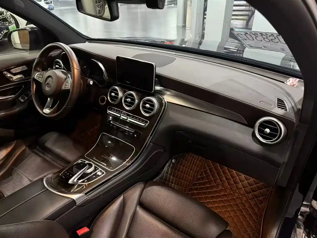 Mercedes-Benz GLC — миниатюра 16