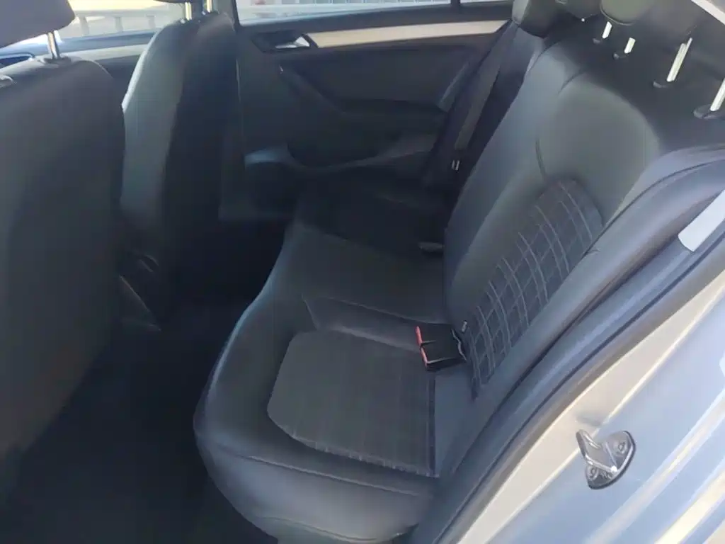 Volkswagen Jetta — миниатюра 17