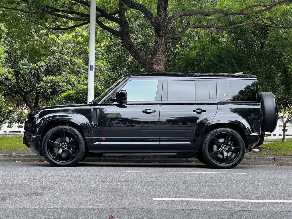 Land Rover Defender — миниатюра 4