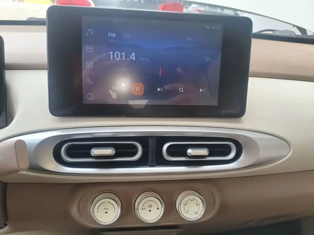 Wuling MINIEV — миниатюра 13