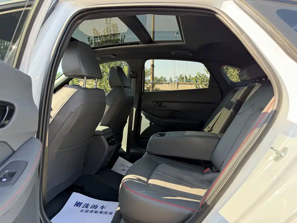 Hyundai Sonata — миниатюра 4