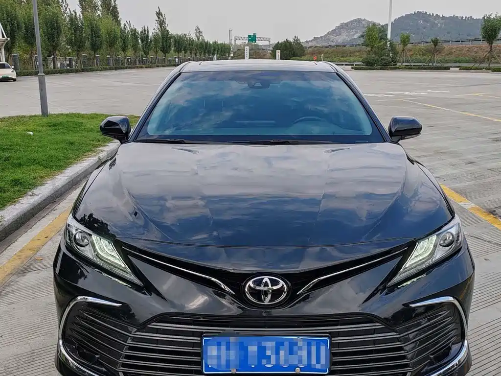Toyota Camry — миниатюра 2