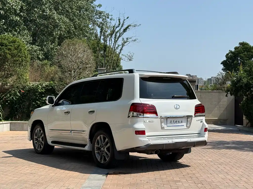 Lexus LX — миниатюра 22
