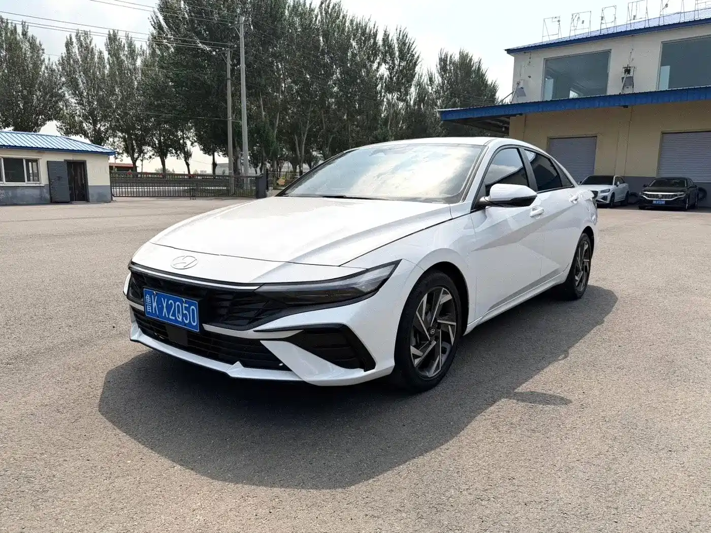 伊兰特 2023款 1.5L CVT LUX尊贵版 2023