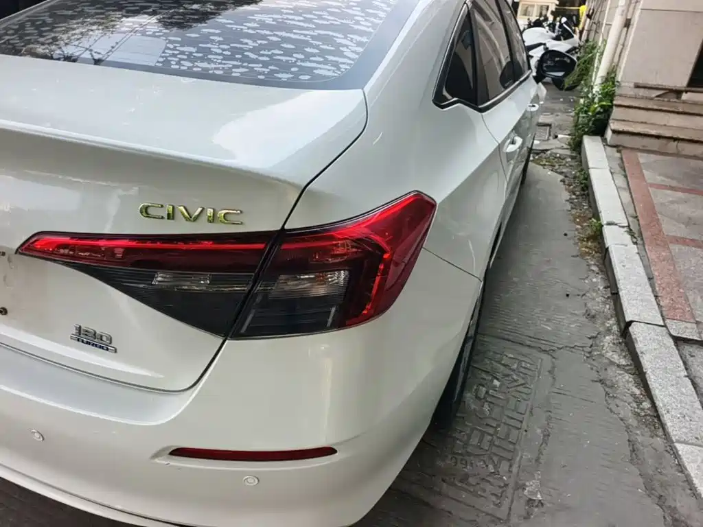 Honda Civic — миниатюра 8