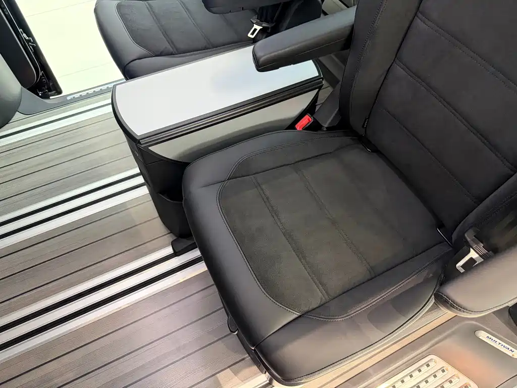 Volkswagen Multivan — миниатюра 16