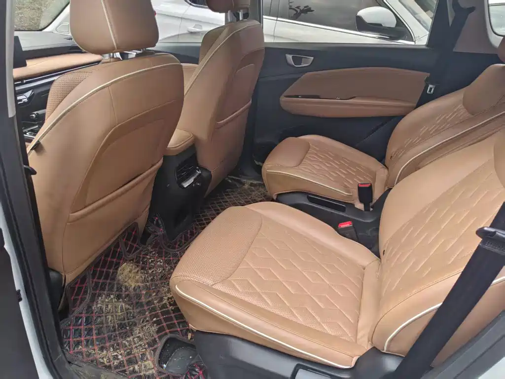 Wuling Jiachen — миниатюра 3