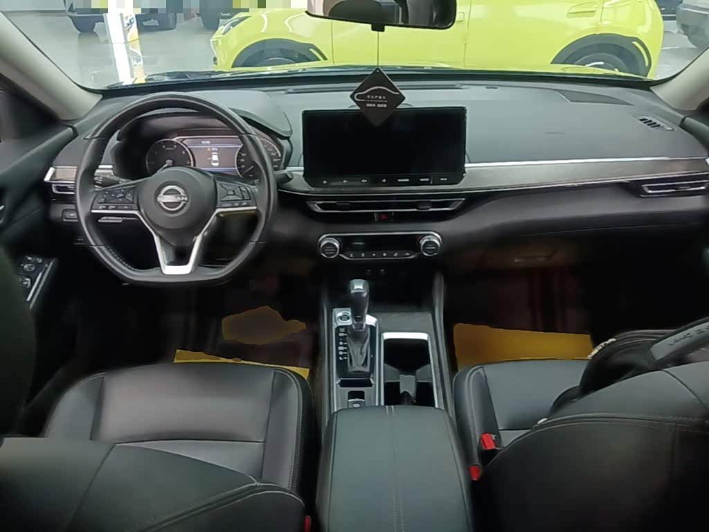 Nissan Teana 2.0 л 2023 г. Чёрный, пробег 18500 км