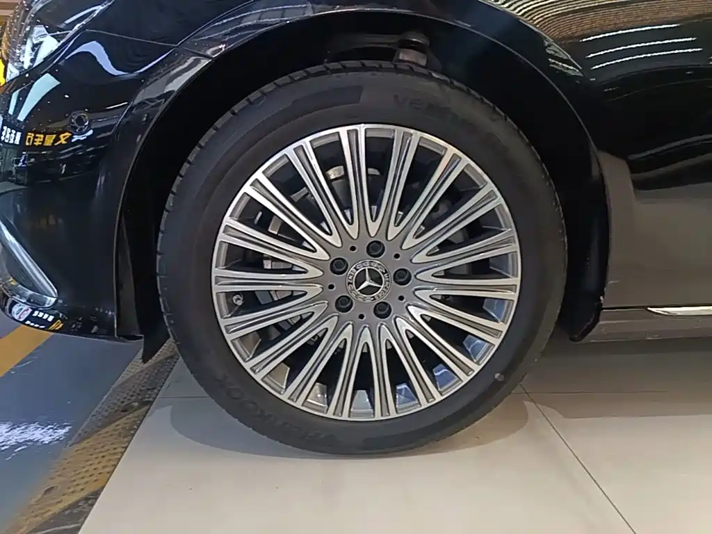 Mercedes-Benz E-Class — миниатюра 23