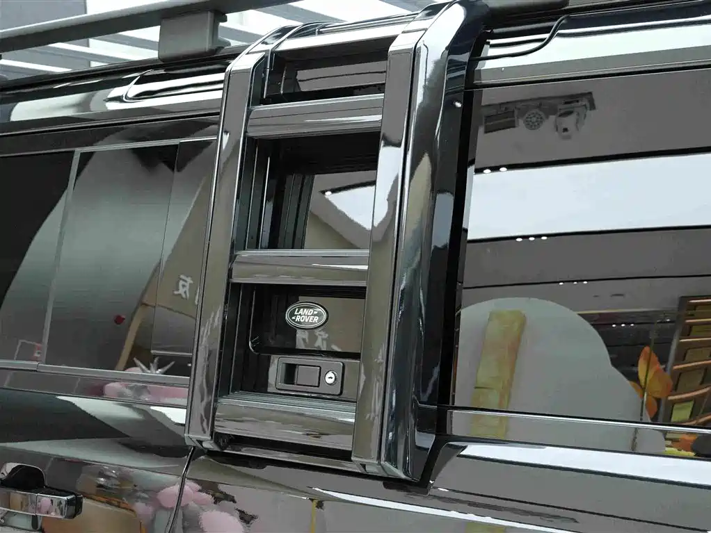 Land Rover Defender — миниатюра 18