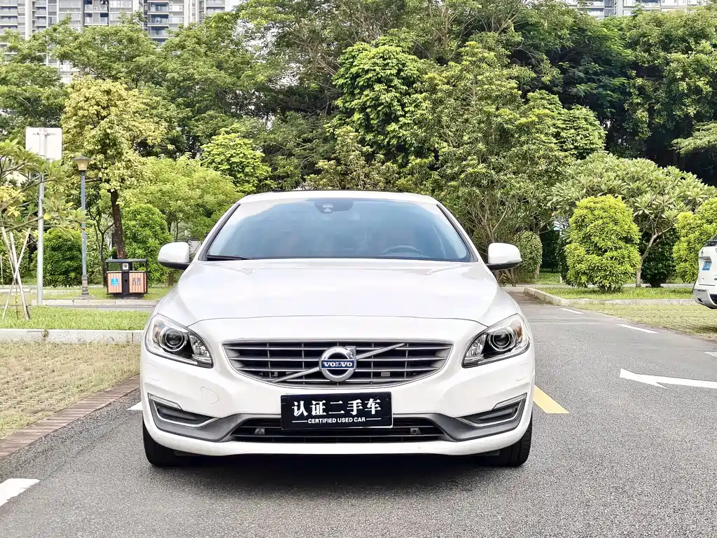 Volvo S60 — миниатюра 3
