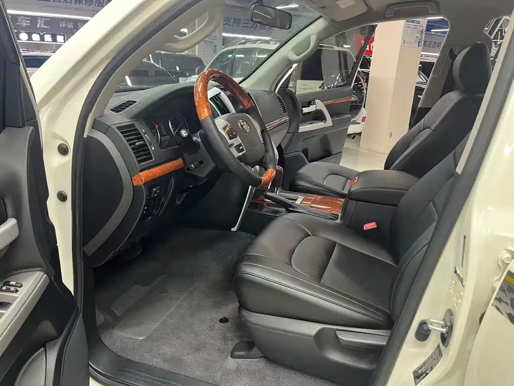 Toyota Land Cruiser — миниатюра 4