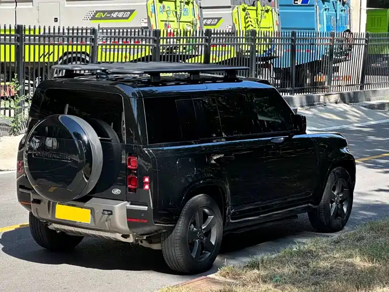 Land Rover Defender — миниатюра 3