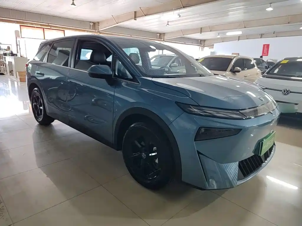 Venucia VX6 — миниатюра 4