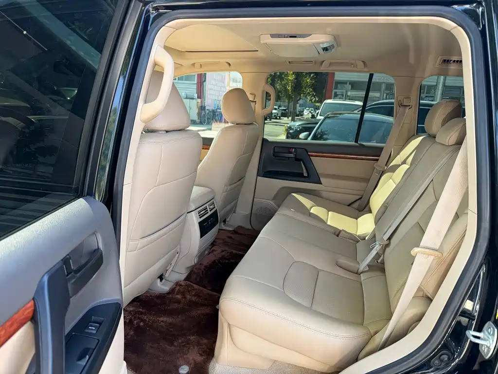 Toyota Land Cruiser — миниатюра 6