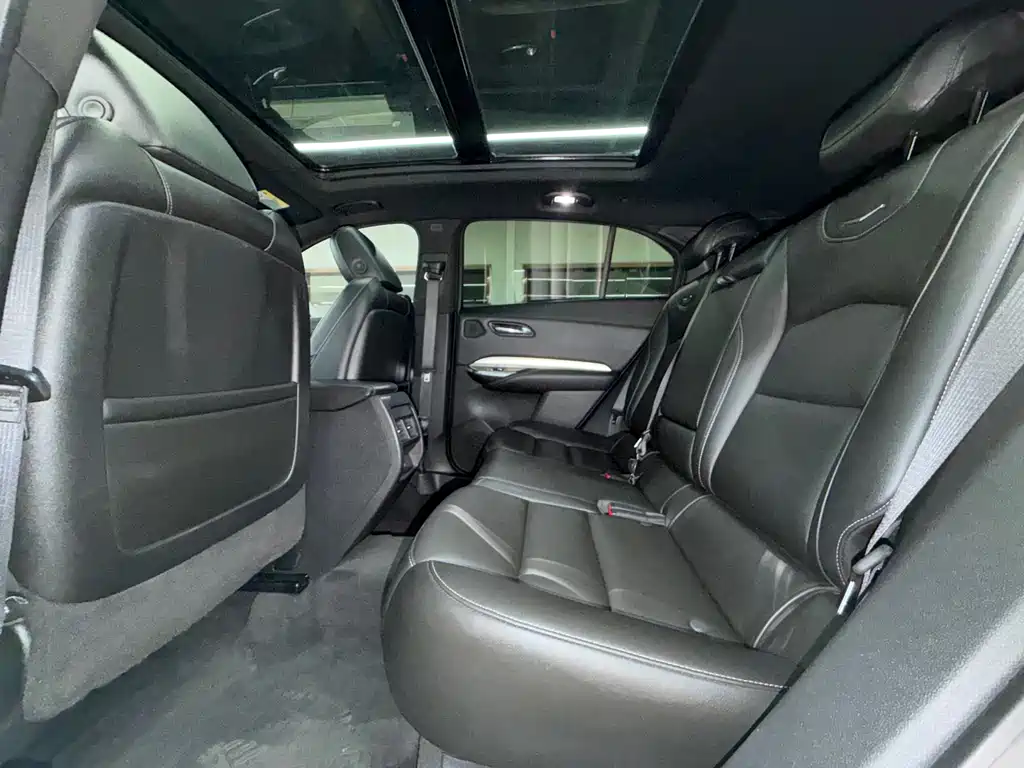 Cadillac XT4 — миниатюра 7