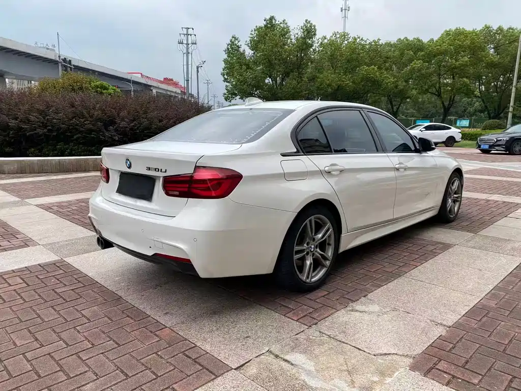 BMW 3 Series — миниатюра 14