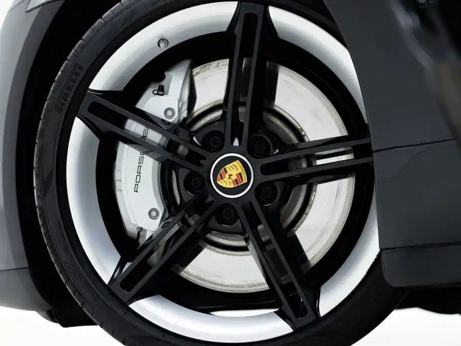 Porsche Taycan — миниатюра 6