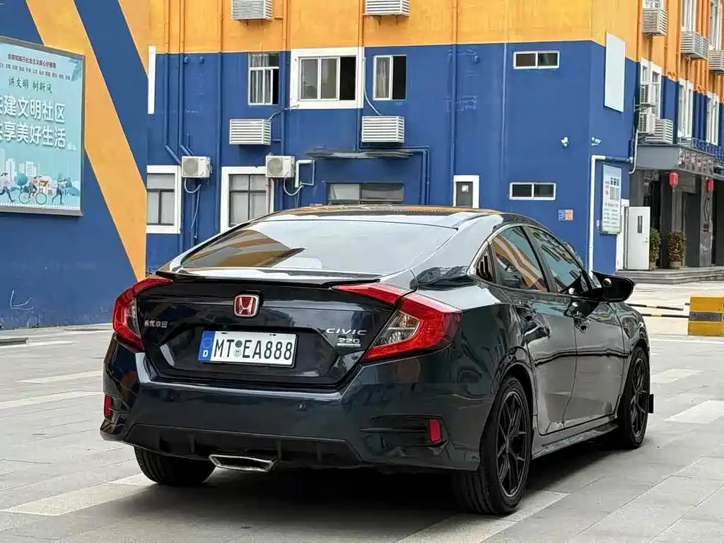Honda Civic — миниатюра 9