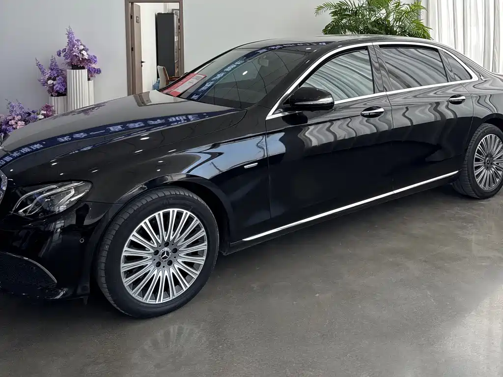 Mercedes-Benz E-Class — миниатюра 3