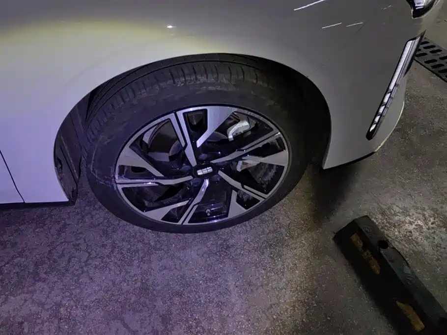 GEELY GALAXY GALAXY L6